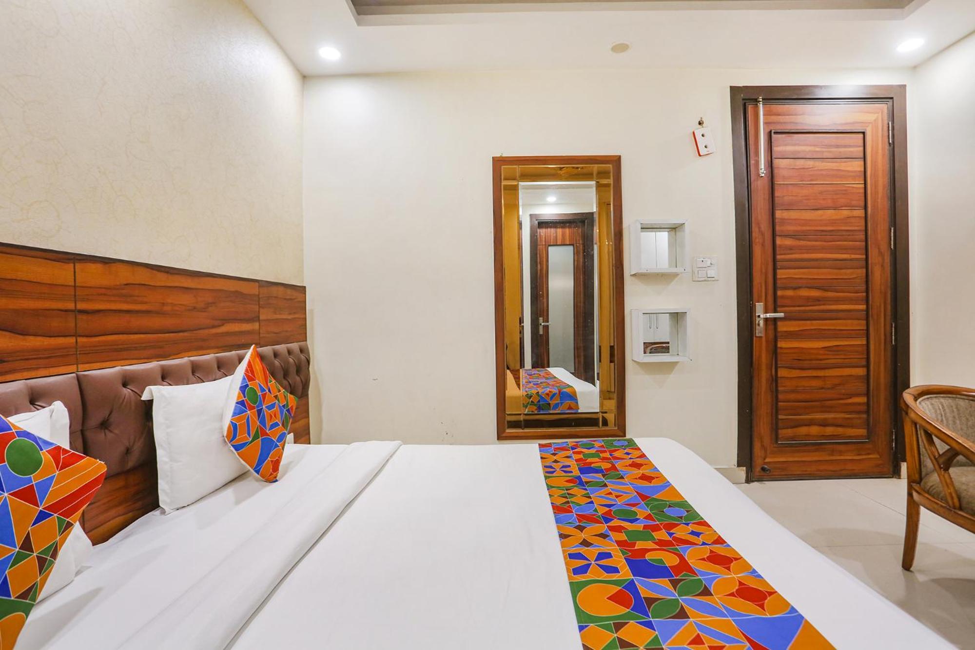 Fabhotel Gold Inn Janakpuri Delhi  Exterior photo