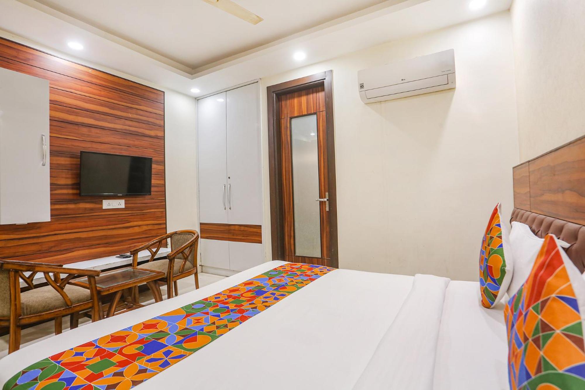 Fabhotel Gold Inn Janakpuri Delhi  Exterior photo