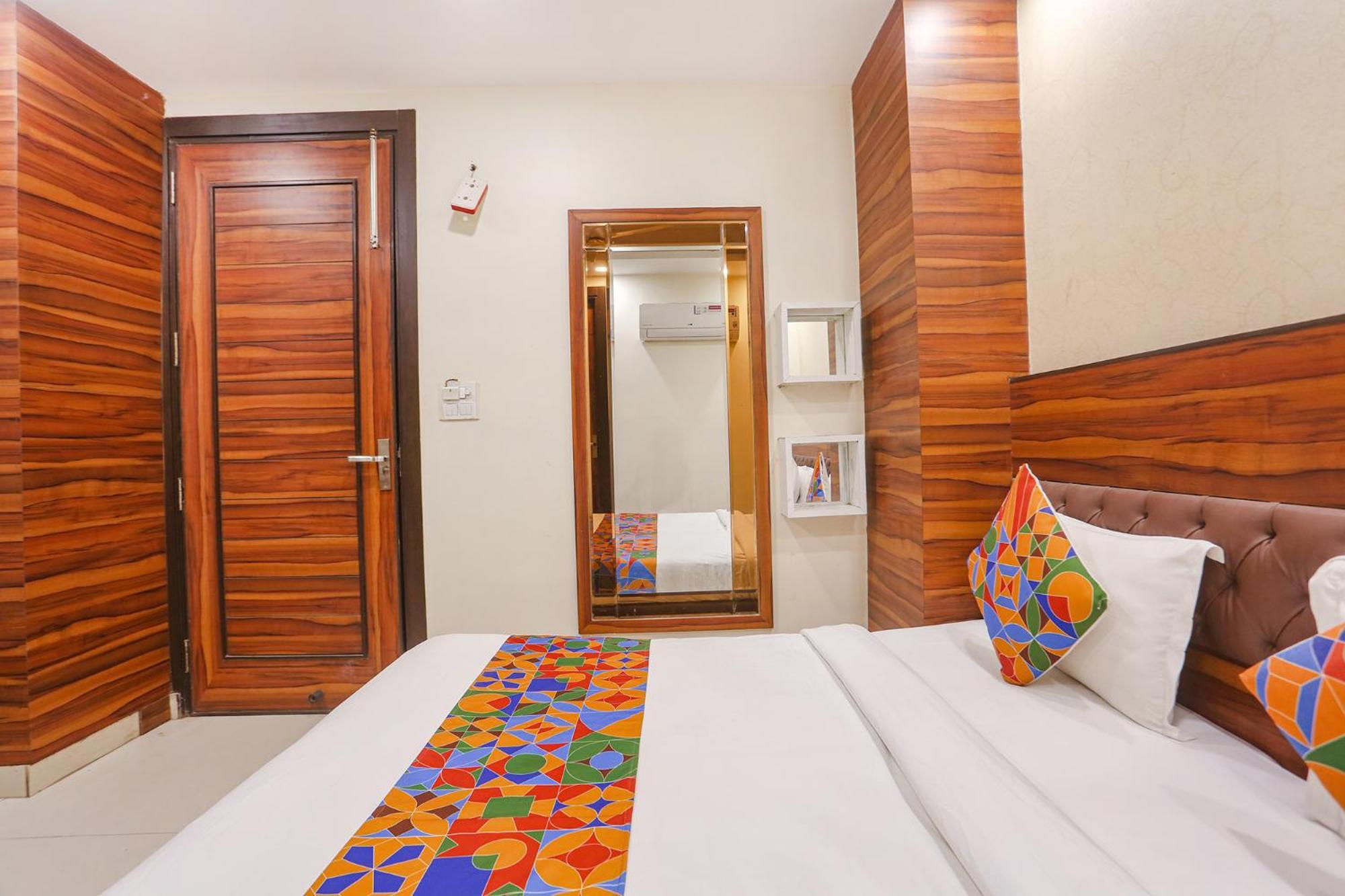 Fabhotel Gold Inn Janakpuri Delhi  Exterior photo
