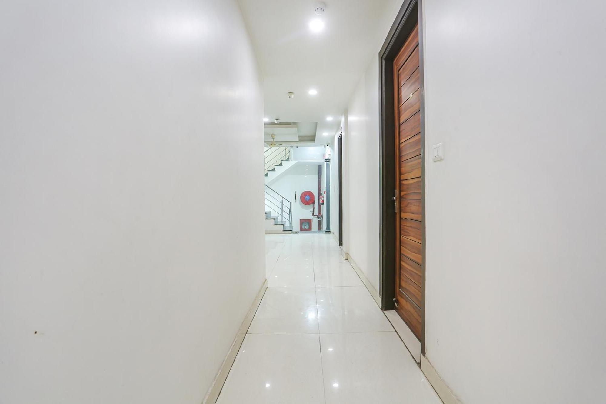 Fabhotel Gold Inn Janakpuri Delhi  Exterior photo