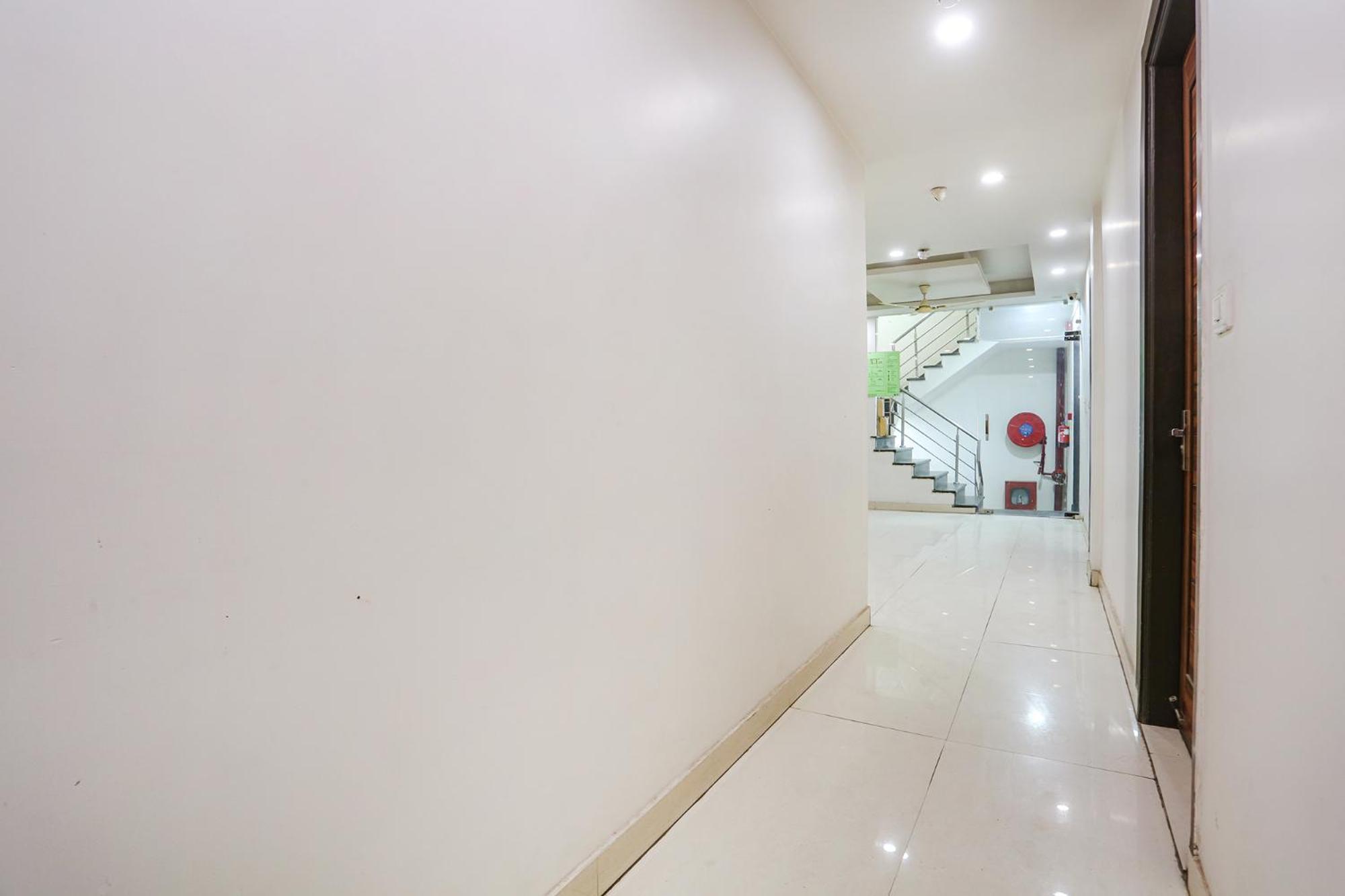 Fabhotel Gold Inn Janakpuri Delhi  Exterior photo