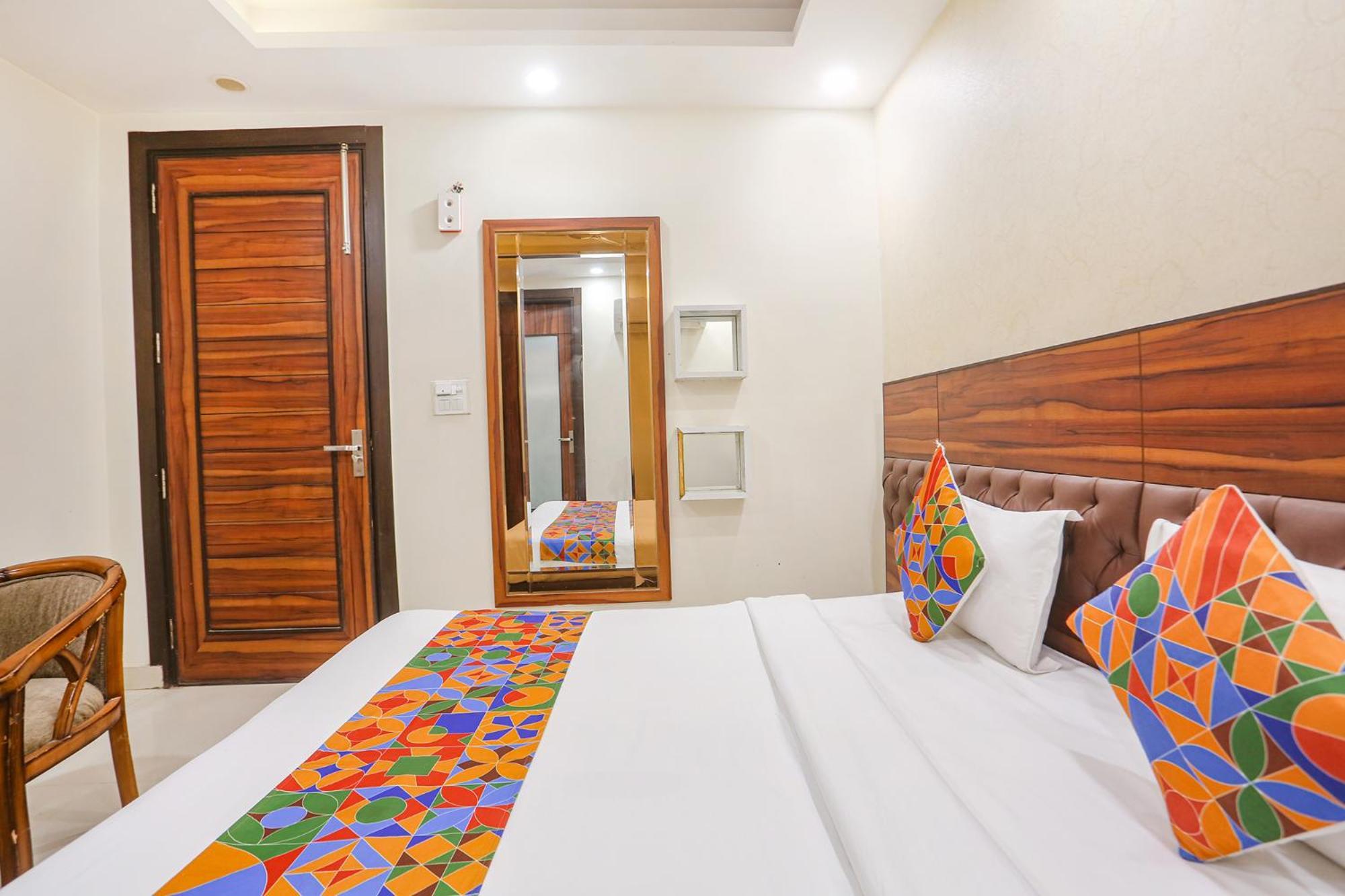 Fabhotel Gold Inn Janakpuri Delhi  Exterior photo