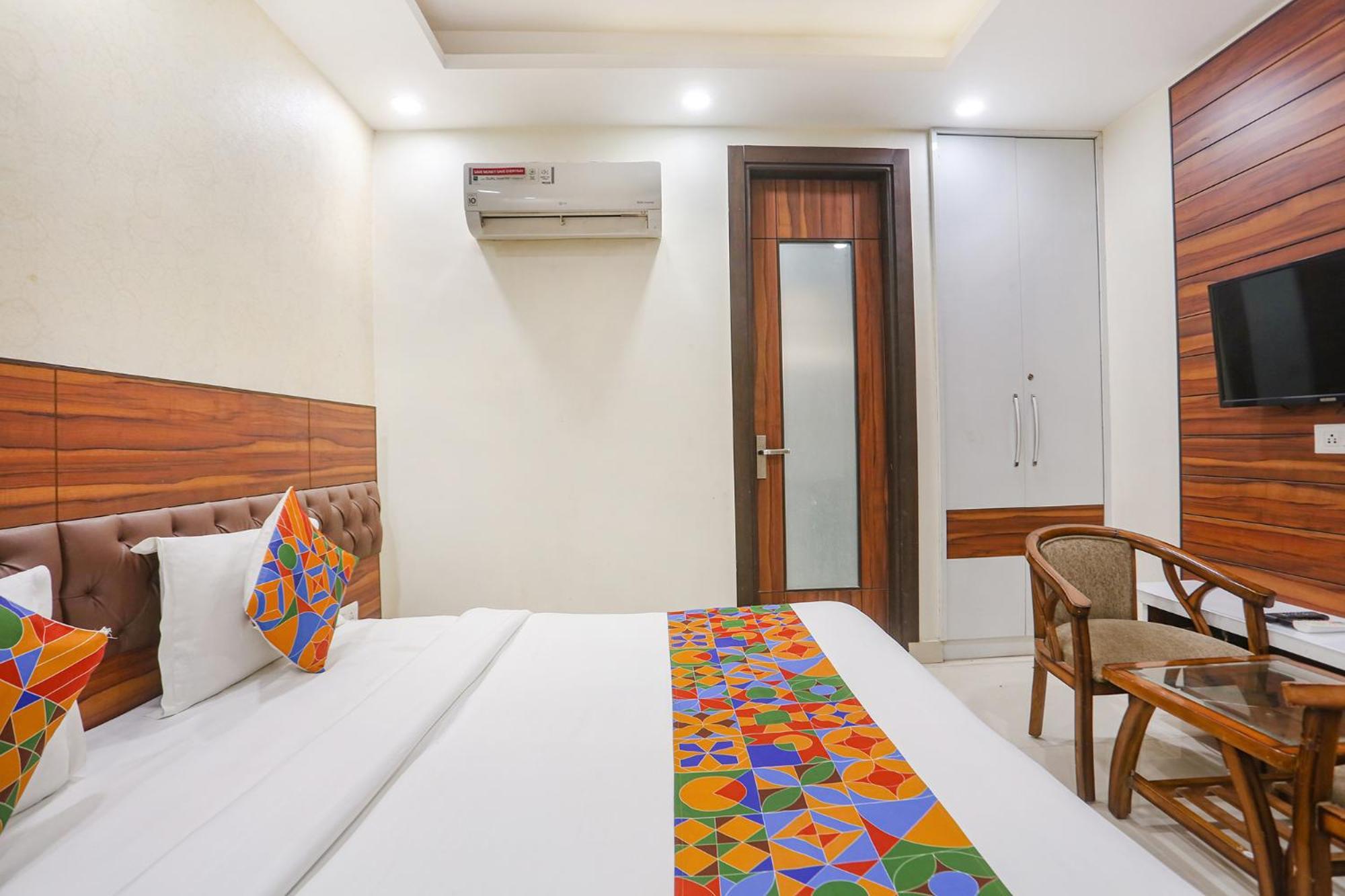 Fabhotel Gold Inn Janakpuri Delhi  Exterior photo