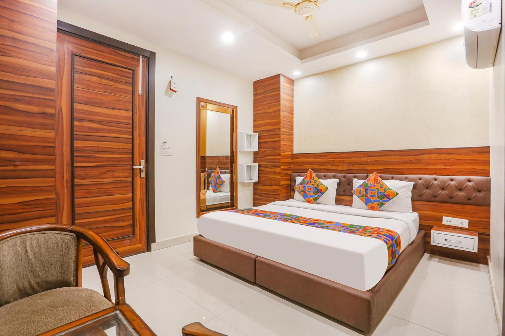 Fabhotel Gold Inn Janakpuri Delhi  Exterior photo