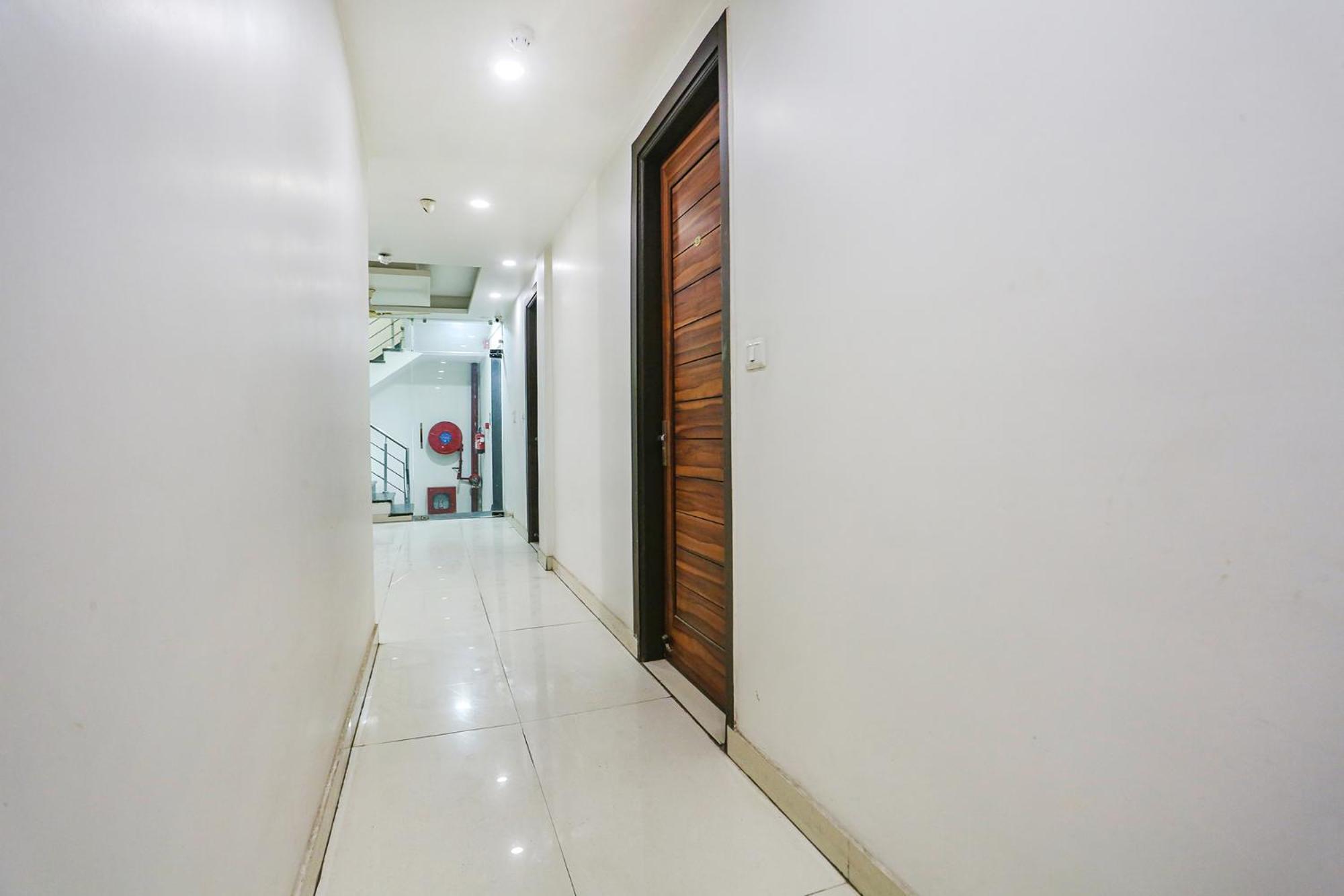 Fabhotel Gold Inn Janakpuri Delhi  Exterior photo