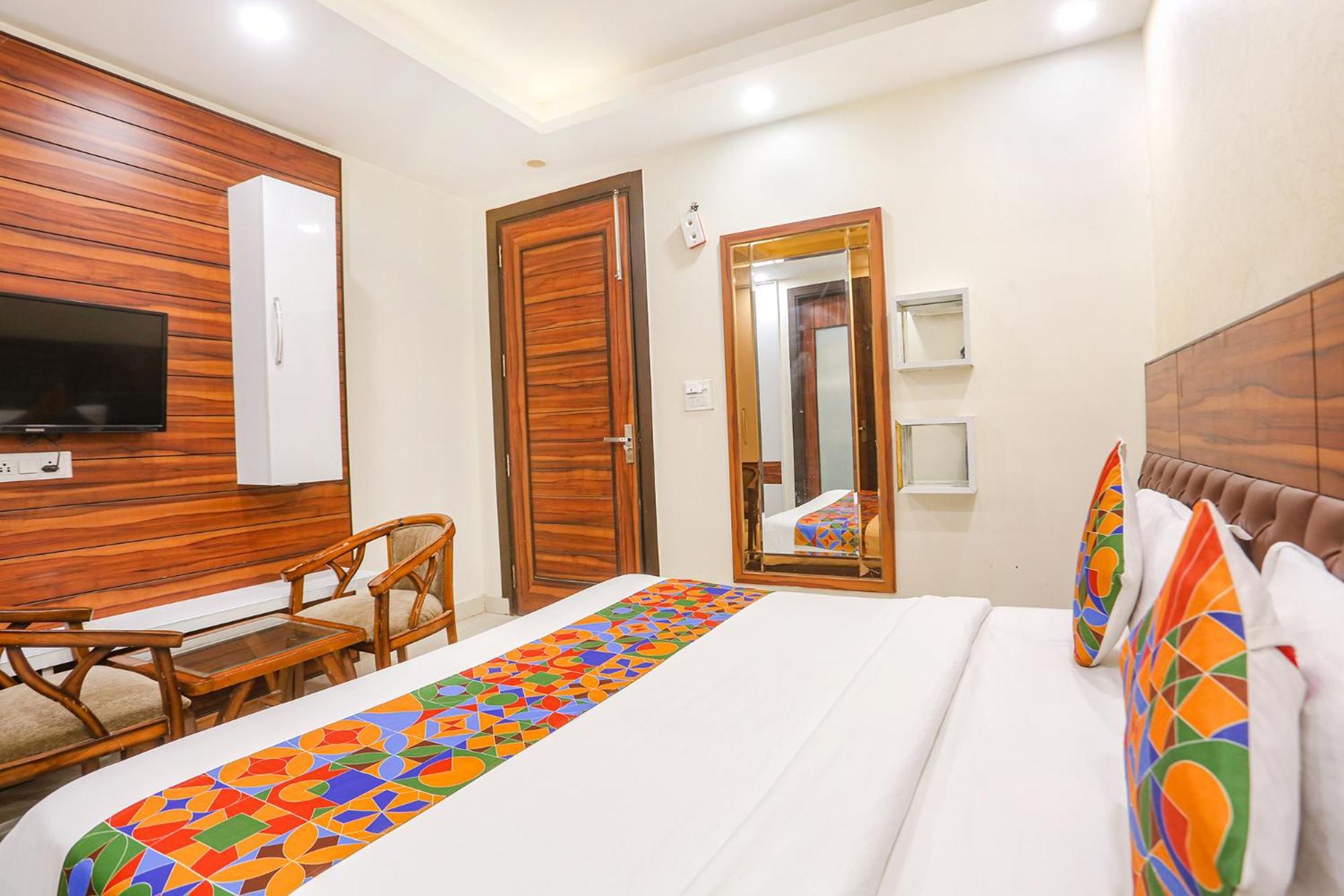 Fabhotel Gold Inn Janakpuri Delhi  Exterior photo